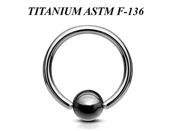 Кольцо из титана с гематитовым шариком